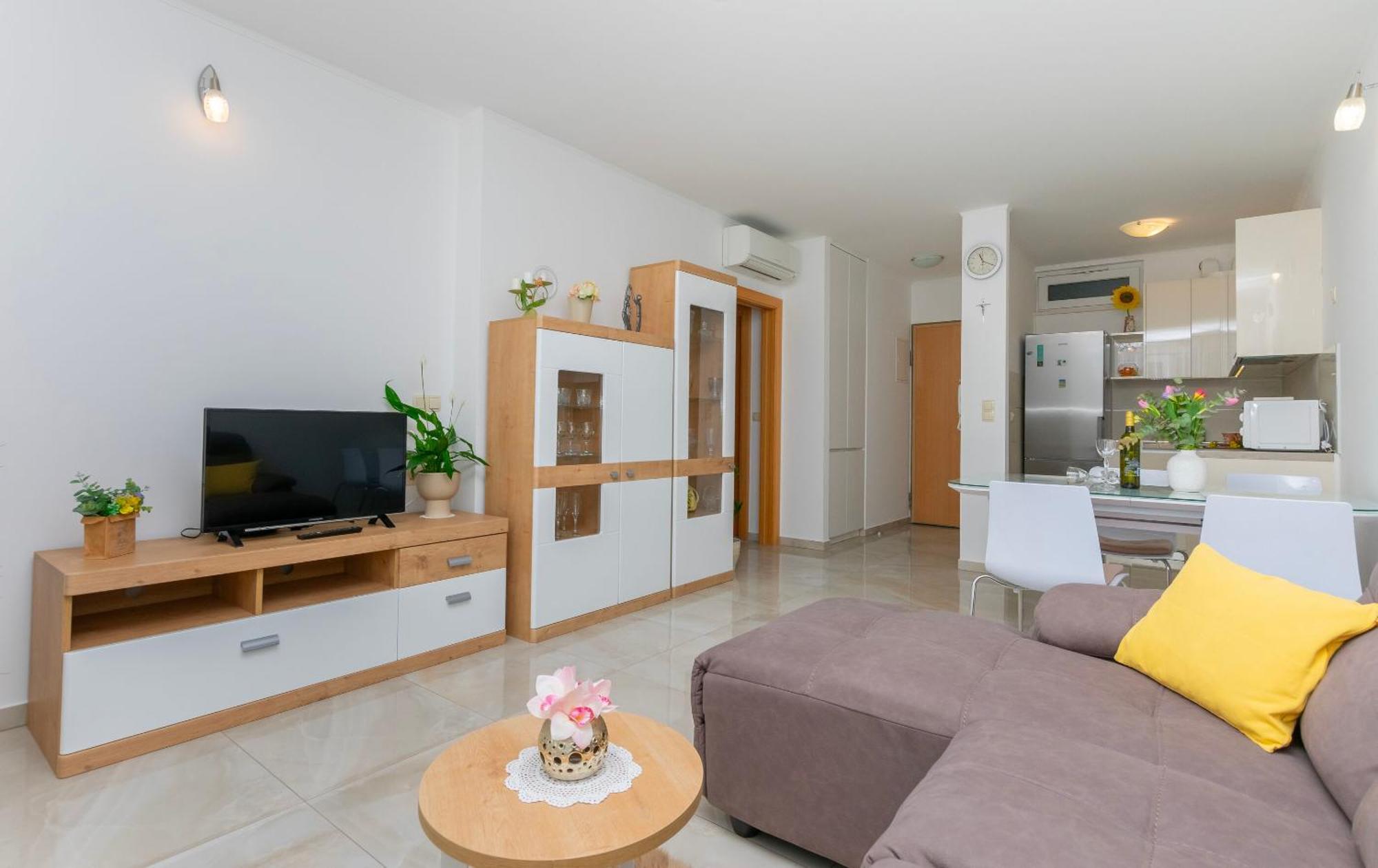 Apartment Ivanka Omiš Eksteriør bilde