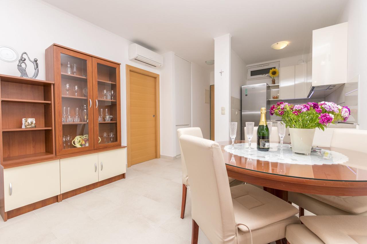 Apartment Ivanka Omiš Eksteriør bilde